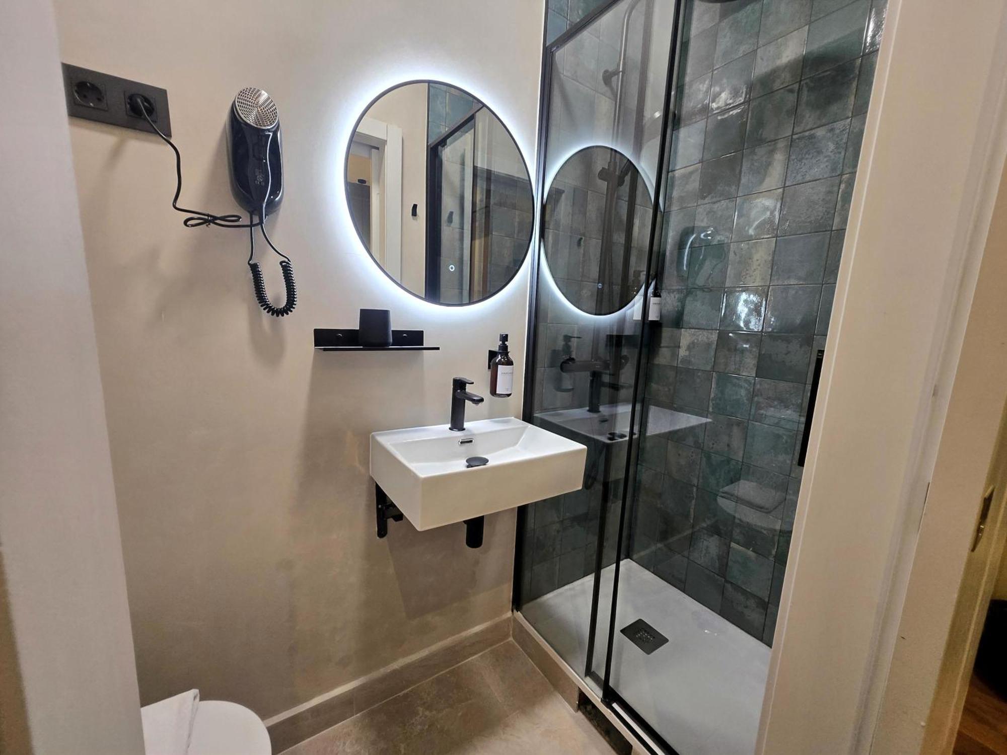 Hostal Main Street Madrid — Photos 2